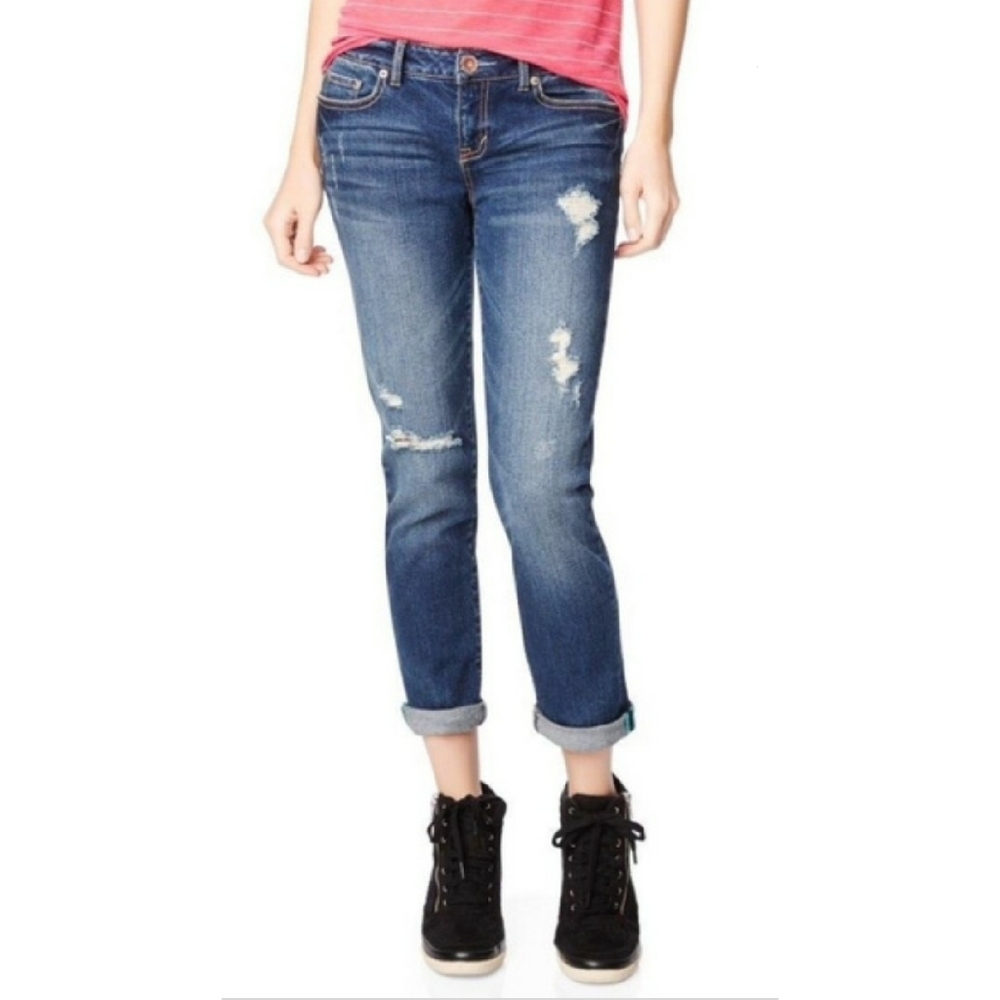 Vintage Aeropostale Bayla Distressed Skinny 1-2 short